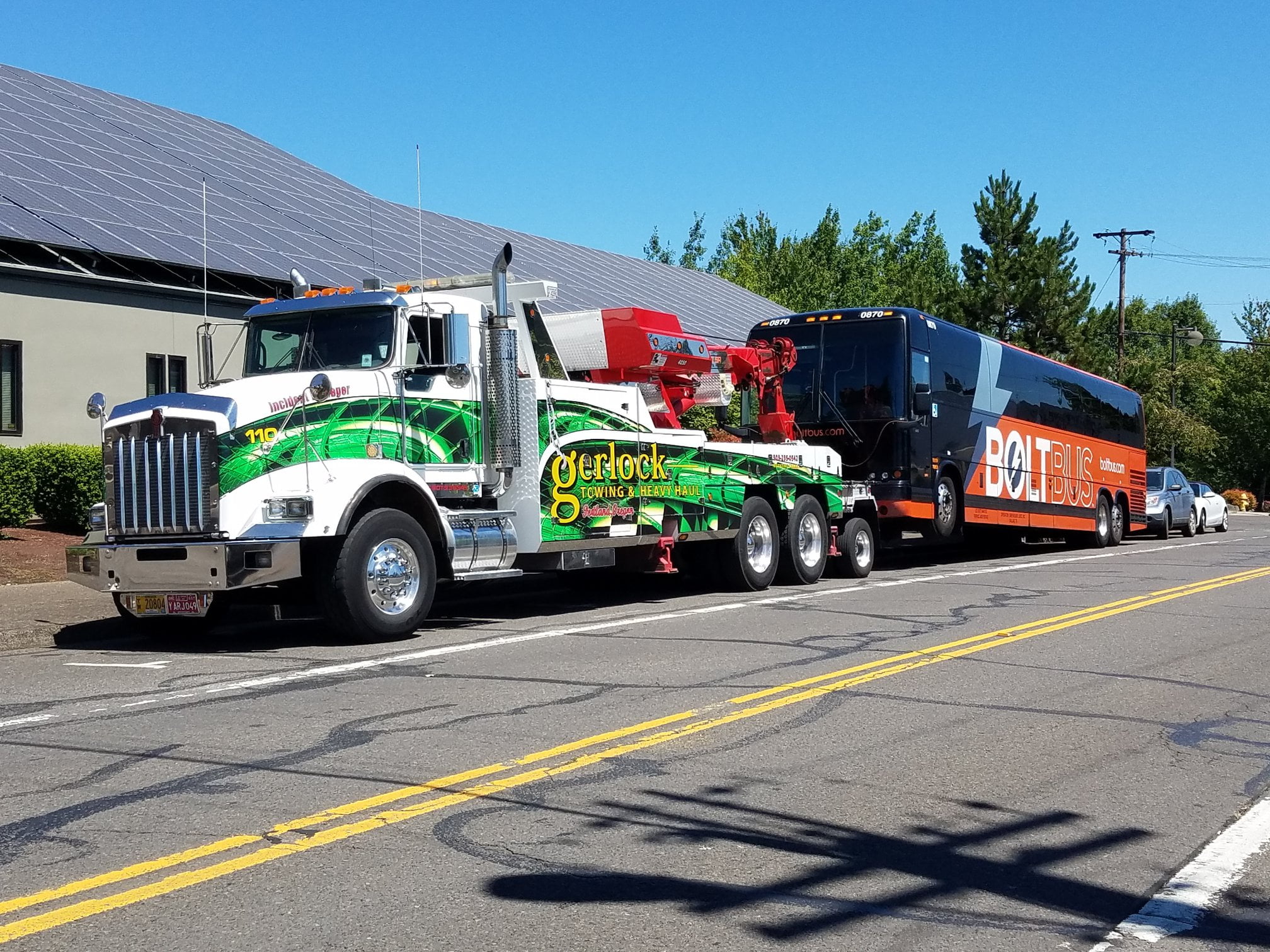 Gerlock Towing Heavy Bus Towing 01