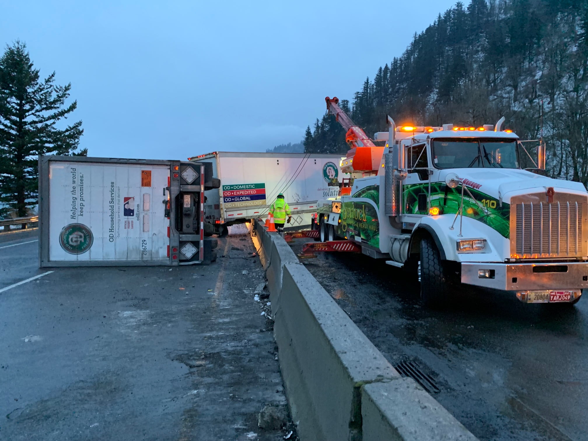 Tractor Trailer Towing Charbonneau