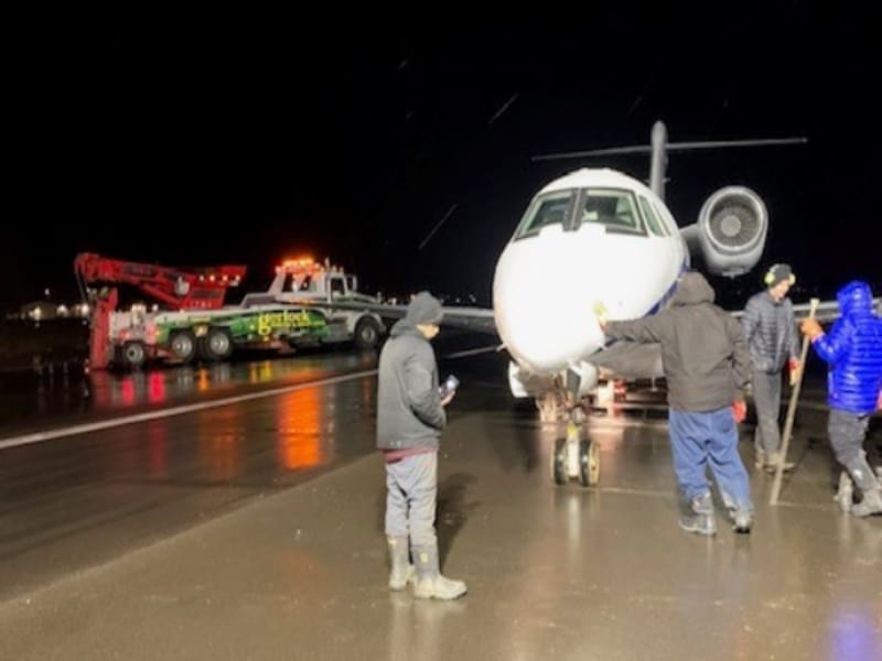 airplane 6_Title